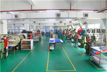 6臺銑床，3臺自動攻牙機(jī),1臺噴砂機(jī) 