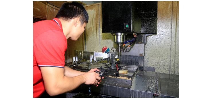 精密機械加工操作中